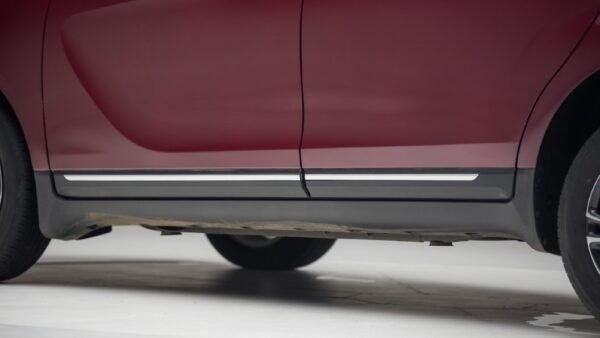 Mahindra Marazoo Side Cladding